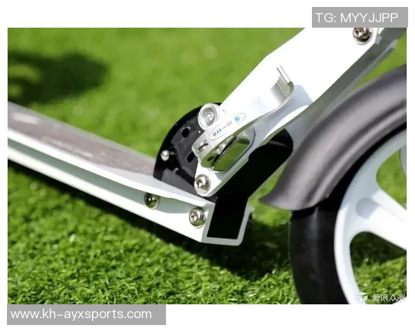 广州滑板队团队协作引发热议运动滑板的争议与发展探讨 广州滑板队团队协作引发热议运动滑板的争议与发展探讨